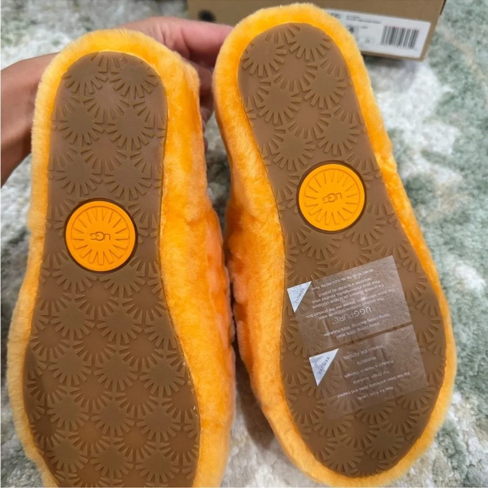UGG Vibrant Orange Fluffy Slides - Picture 7 of 7